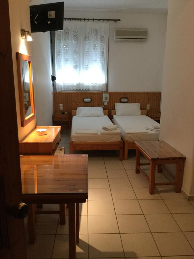 Hotel Christina สเกียธอสทาวน์ ภายนอก รูปภาพ